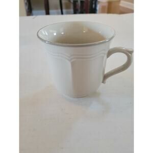 COFFEE MUG TEA CUP SOUTHAMPTON STONEWARE BEIGE FANCY HANDLE JAPAN